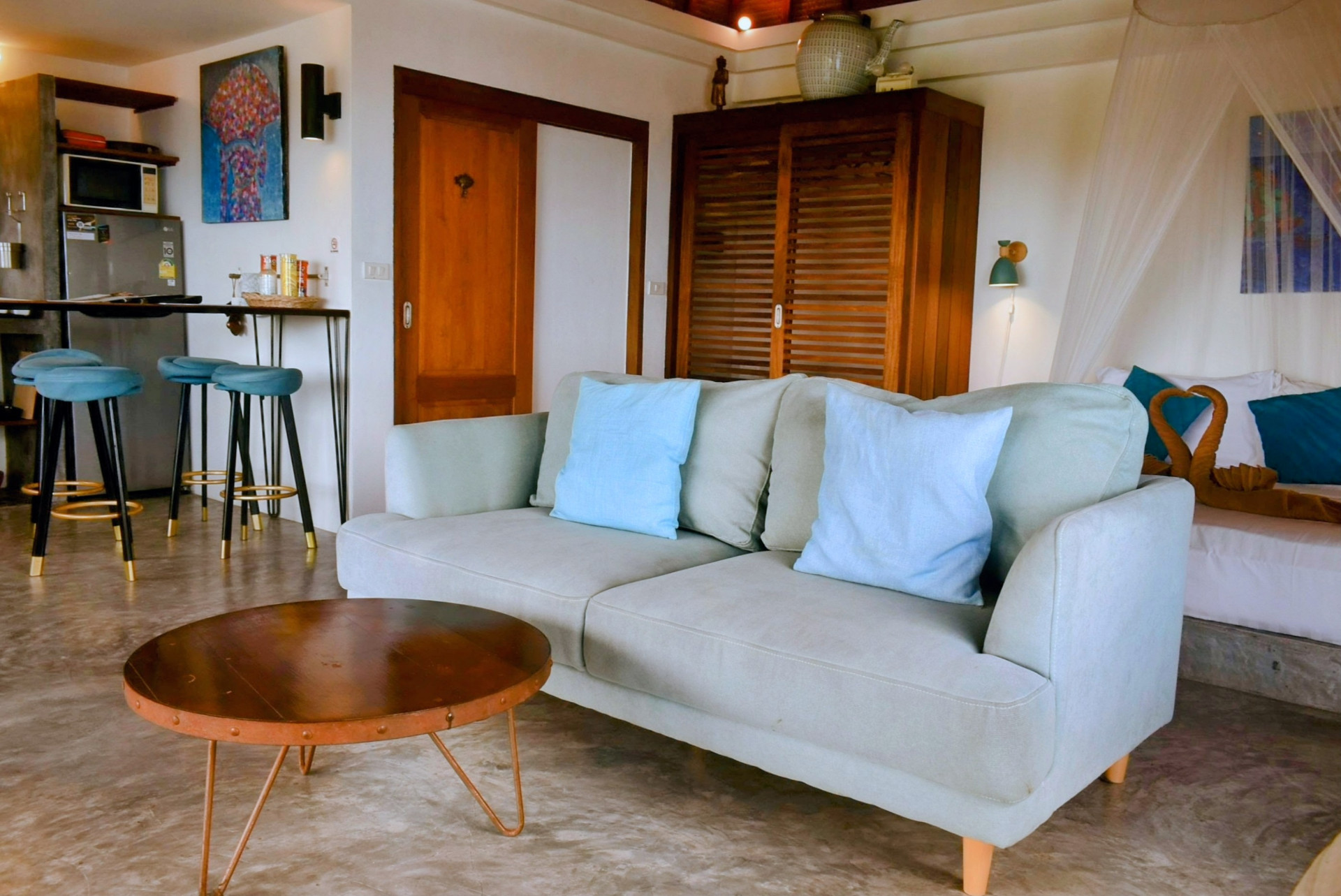 Bright living room with sofa in The Sailfish House