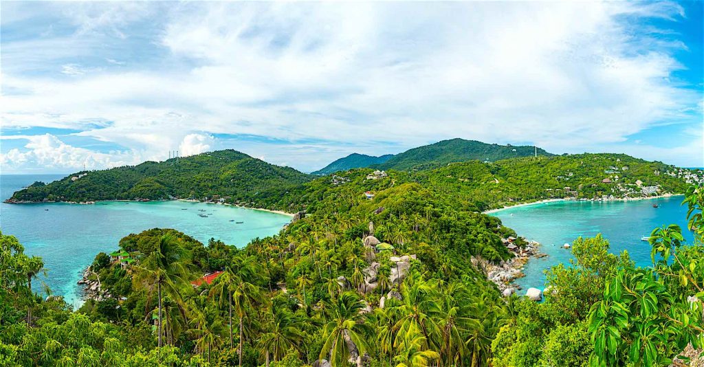 Panoramic view of Koh Tao's twin bays from the John-Suwan viewpoint